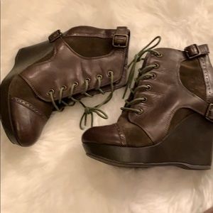 Platform/wedge bootie